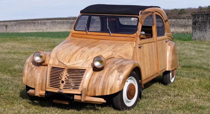 El Citroën 2CV más caro de la historia es completamente de madera