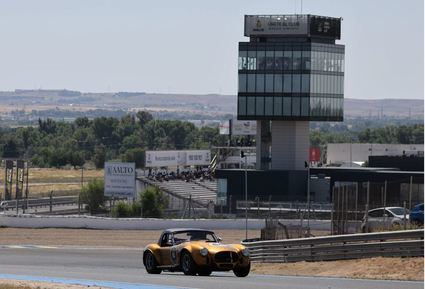 Max Huber conquista el Jarama con el Shelby Cobra 427