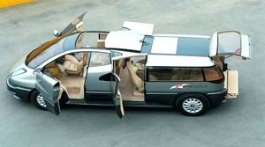 Italdesign Columbus: la minivan V12 de dos pisos que se adelantó 30 años al lujo moderno