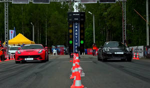 Ferrari F12 Berlinetta vs Porsche 911 Turbo S