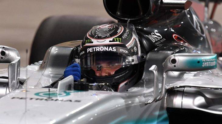 Bottas castiga a Hamilton