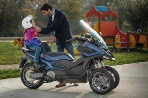 KYMCO presenta el primer scooter de 3 ruedas y su versión de 2