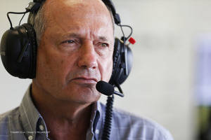 Ron Dennis, obligado a dimitir en McLaren