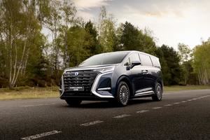 El DENZA D9 DM-i llega a España: el monovolumen de lujo de BYD que quiere revolucionar el segmento premium