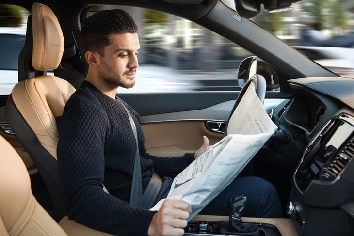 La DGT presenta un nuevo programa para regular las pruebas de vehículos autónomos en España