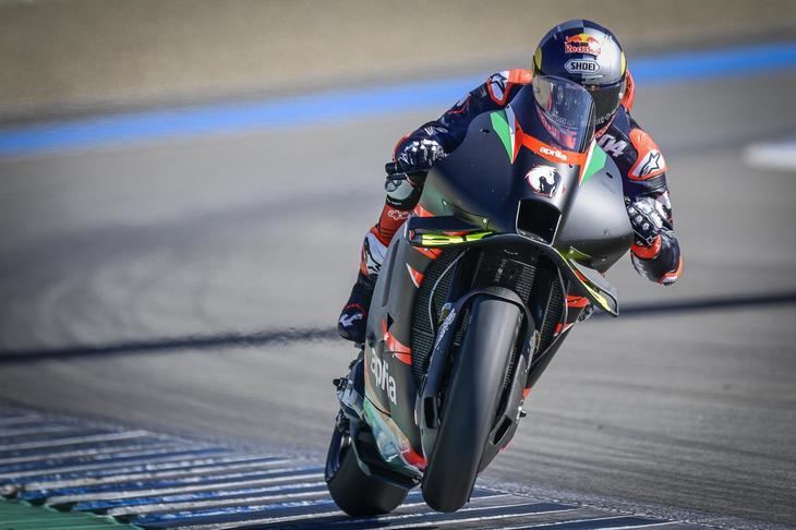 Dovizioso prueba la Aprilia en Jerez