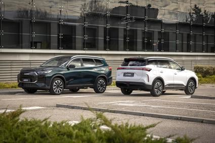 EBRO lanza sus nuevos modelos híbridos enchufables s700 y s800, adaptándose a las necesidades del mercado