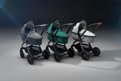 Aston Martin y egg presentan una exclusiva colección de cochecitos para bebés
