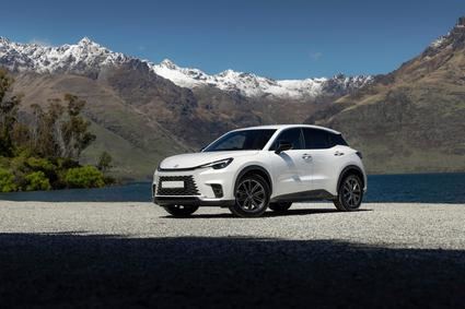 Lexus actualiza su SUV LBX con la gama 2025 y nuevos precios