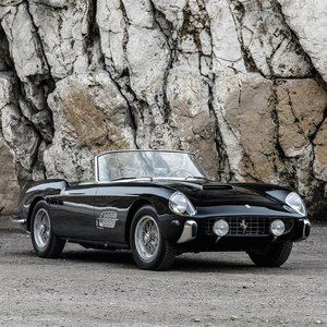 Un Ferrari 250 GT Series I Cabriolet de Pininfarina por 8 millones