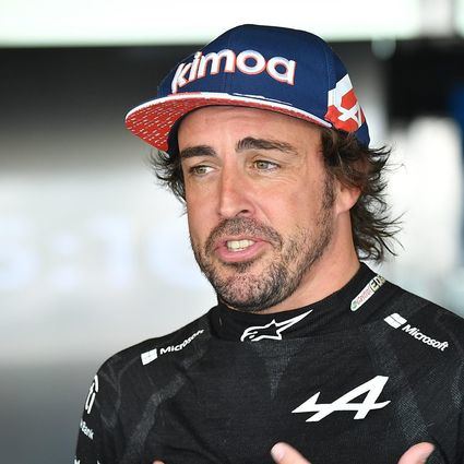 Fernando Alonso ficha por Aston Martin