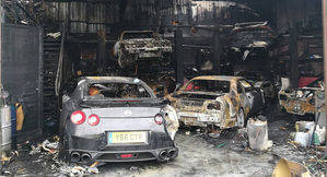 Masacre de varios Nissan GTR en Reino Unido