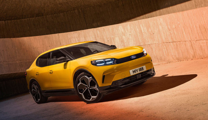 Ford sorprende con el regreso del legendario Capri en forma de SUV coupé eléctrico