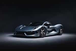 El último gran V8: este hipercoche tiene 850 CV, cambio manual y no lleva pantallas