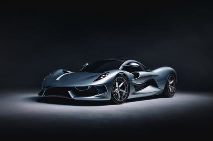 El último gran V8: este hipercoche tiene 850 CV, cambio manual y no lleva pantallas