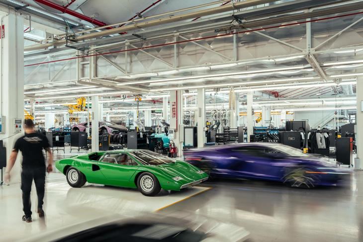 Lamborghini Countach: 50 años de innovación y legado en la industria automotriz