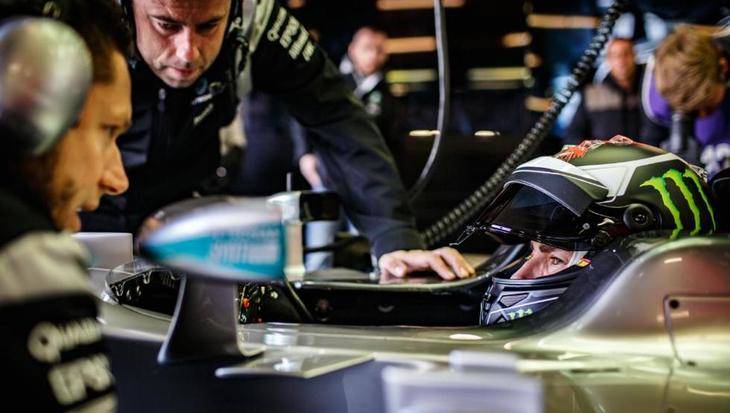 Jorge Lorenzo prueba el Mercedes F1 W05