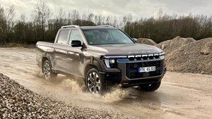 El nuevo KGM Musso 2026 llega a España: precios, motor diésel de 202 CV y un 4x4 dispuesto a desafiar al Toyota Hilux