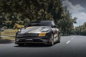 Custuning presenta tres kits de carrocería para Tesla inspirados en la mitología griega