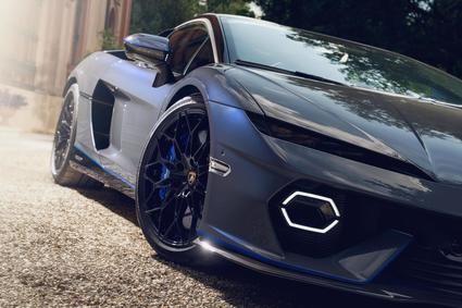 Lamborghini ha desvelado la primera versión Ad Personam del nuevo Temerario: un modelo que evoca los mares turquesa y cielos azules de Cerdeña