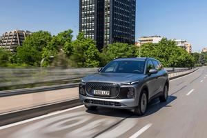 El SUV híbrido de 1.040 km que quiere convertirse en el nuevo rey de los viajes largos