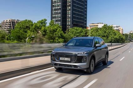 LEPAS presenta en España el L8, su primer SUV híbrido enchufable