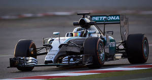 Hamilton y Mercedes dominan