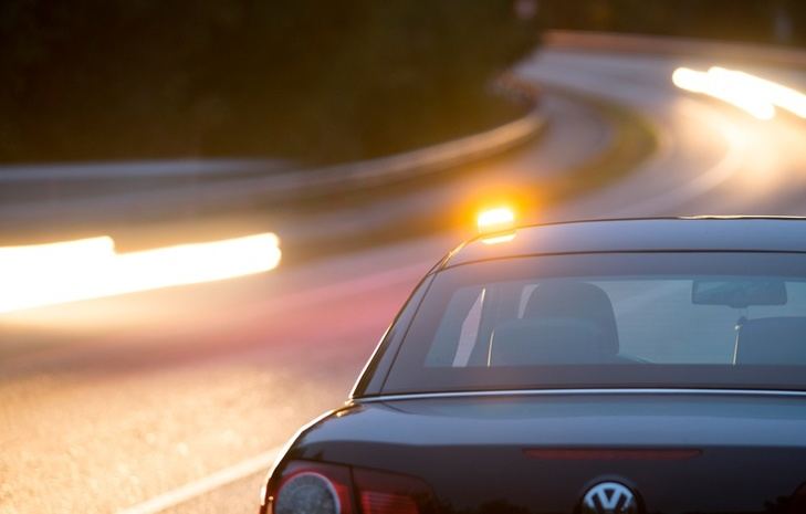 La DGT recuerda la necesidad de tener la baliza V-16 para emergencias en carretera