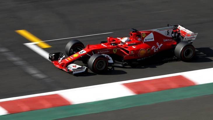 Vettel sorprende por delante de Verstappen y Hamilton