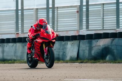 Marc Márquez intensifica su entrenamiento en Valencia