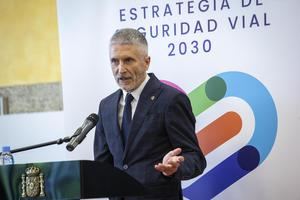 Grande-Marlaska resalta la importancia de los límites de velocidad para disminuir accidentes viales