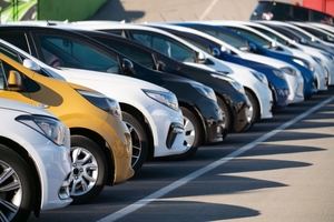El mercado de coches en España crece un 8,4% en abril impulsado por los eléctricos