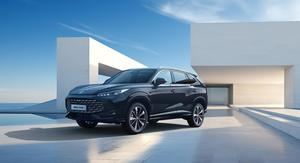 MG HS PHEV por 24.540 euros: el SUV híbrido enchufable que baja más de 12.000 euros