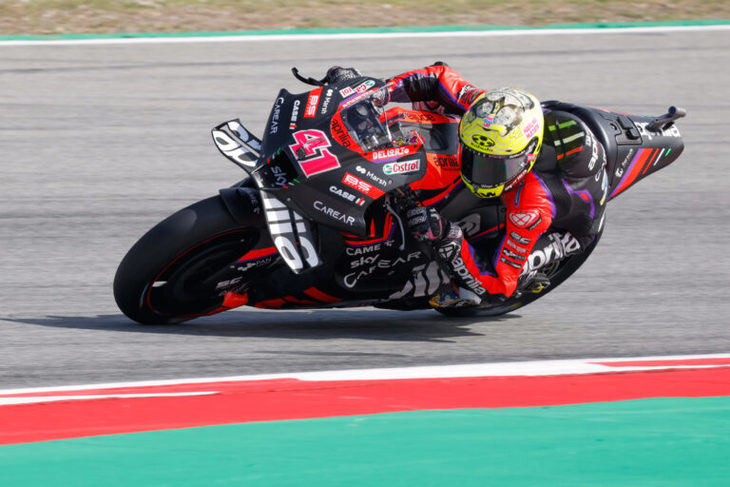 Aleix Espargaró se imponerse con autoridad en la carrera Sprint del GP de Catalunya