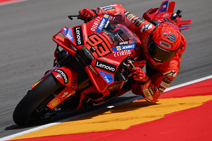 Marc Márquez arrasa en el GP de Aragón 2025