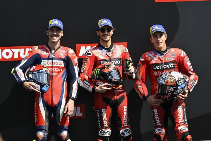 Bagnaia logra una pole de récord en Japón