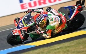 Zarco hace historia en Le Mans y Marc Márquez se complica el fin de semana