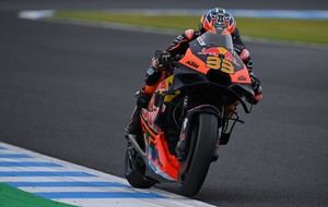 Brad Binder marca el mejor tiempo en la primera jornada del GP de Japón