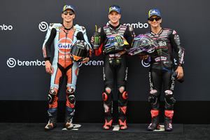 Bezzecchi logra la pole en Mugello y lidera un histórico triplete de Aprilia en MotoGP