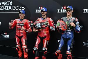 Francesco Bagnaia logra la pole position del Gran Premio de la República Checa con vuelta récord