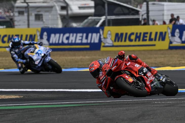Marc Márquez logra su sexta victoria consecutiva en la Sprint del GP de Francia y hace historia