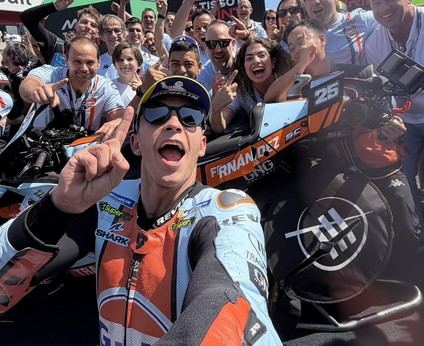 Raúl Fernández conquista la Sprint de Mugello y Jorge Martín recorta puntos a Bezzecchi en MotoGP