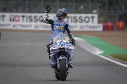 Álex Márquez logra la victoria en la Sprint del GP de Reino Unido y pone fin a la racha de su hermano Marc