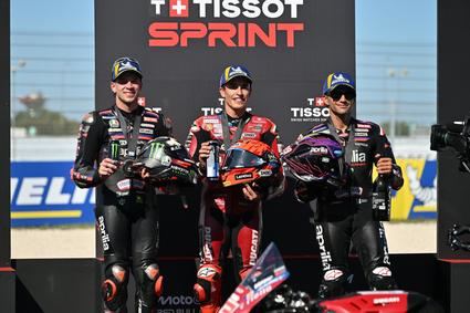 Marc Márquez gana el Sprint de Misano y mete presión en el Mundial: Bezzecchi y Martín completan el podio