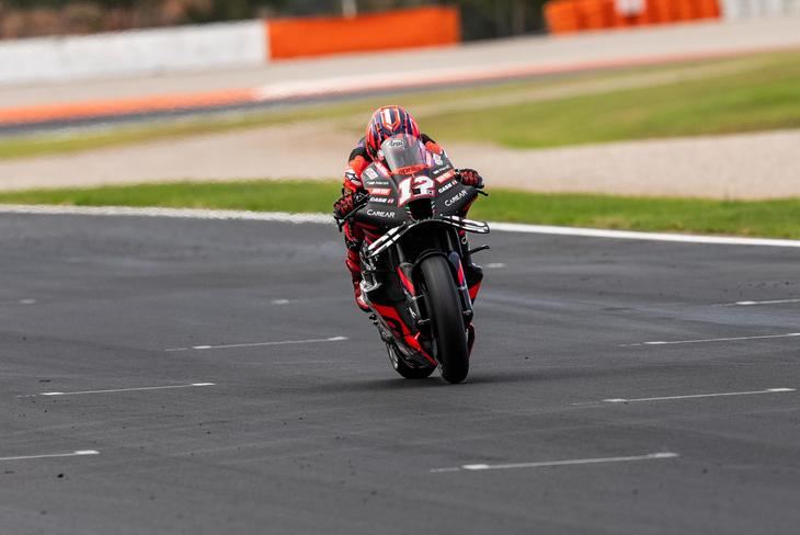 Maverick Viñales lidera los Test Oficiales de Valencia