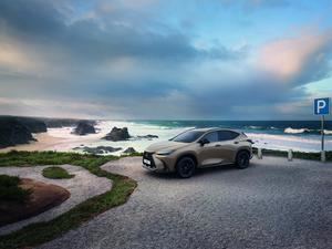 El nuevo Lexus NX Overtrail: un SUV compacto híbrido diseñado para actividades al aire libre