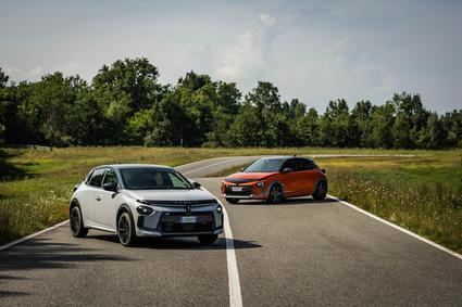 Lancia presenta el Ypsilon HF y HF Line: Diseño deportivo y tecnología avanzada