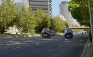 Tres cascos gigantes de NZI toman las calles de Madrid por sorpresa