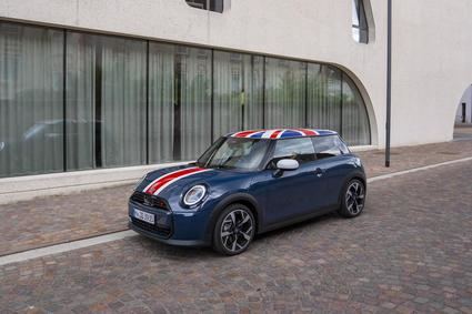MINI Cooper Oxford Edition: el homenaje británico más exclusivo celebra los 25 años del MINI moderno