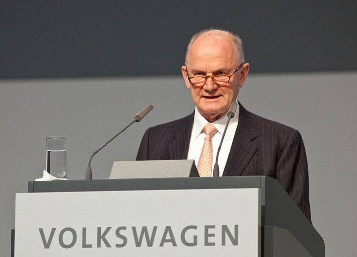 Piech, el amo de Volkswagen, dimite